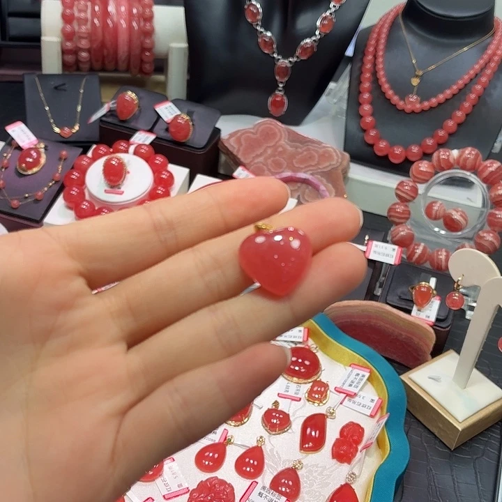 菱锰矿（红纹石）18K金镶嵌颈饰