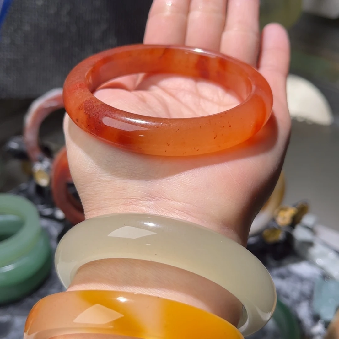 最***遇石英质玉未镶嵌手镯