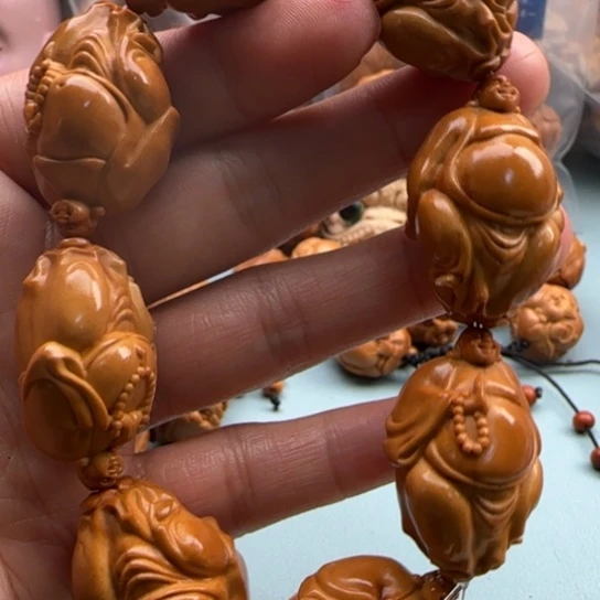 橄榄核手串雕刻工艺