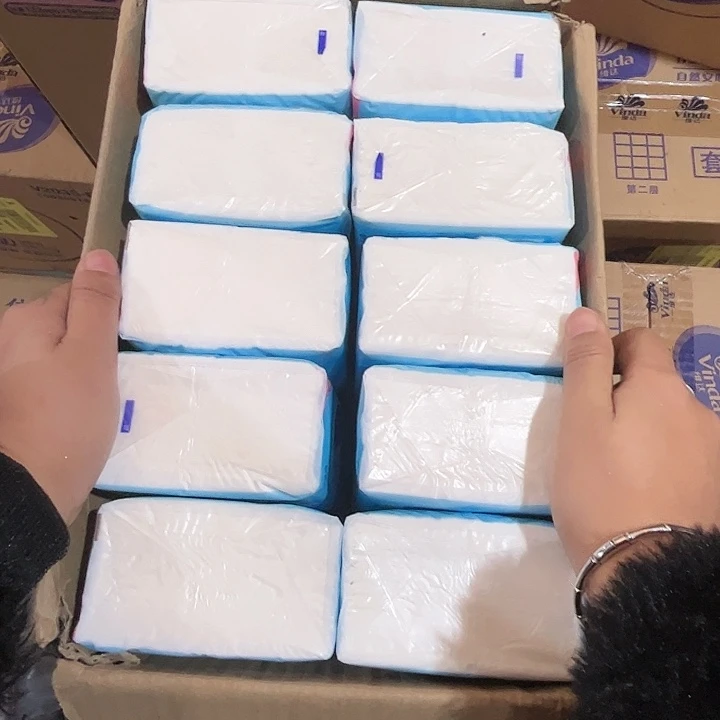 品牌抽纸一箱。