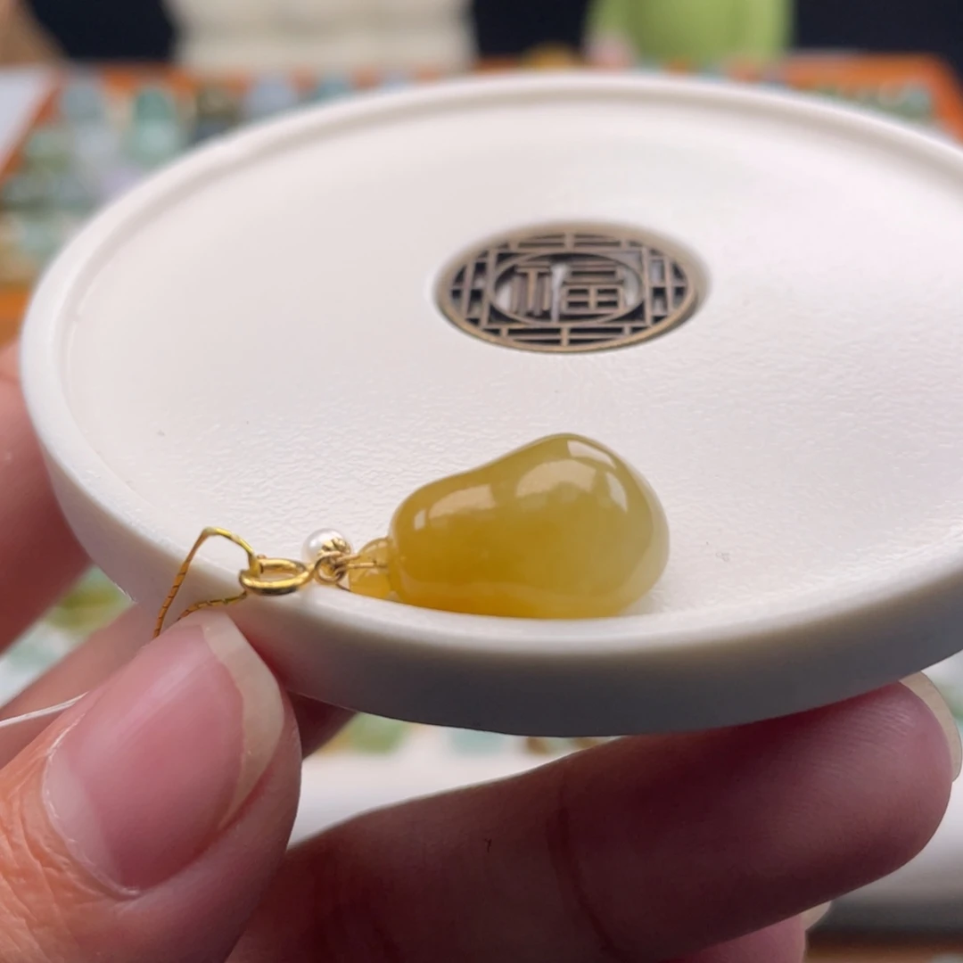 散珠翡翠天然缅甸翡翠a货满黄福瓜18+