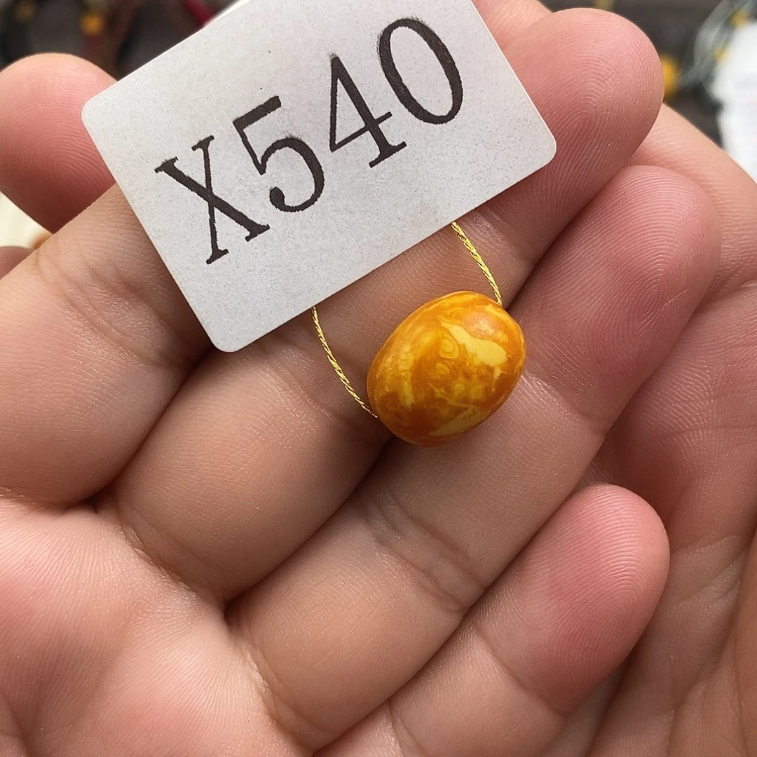 蜜蜡未镶嵌珠宝奇石