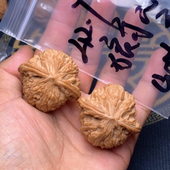 【闪购商品】文玩核桃吊坠越***ღ磨盘
