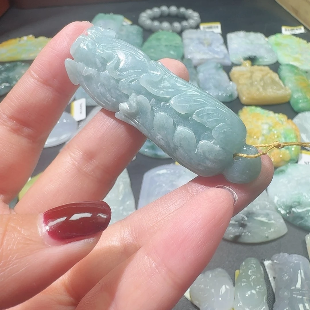 翡翠未镶嵌颈饰吊坠