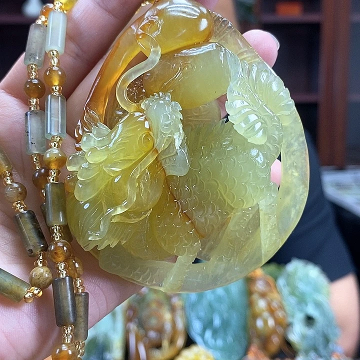 蛇纹石玉未镶嵌颈饰