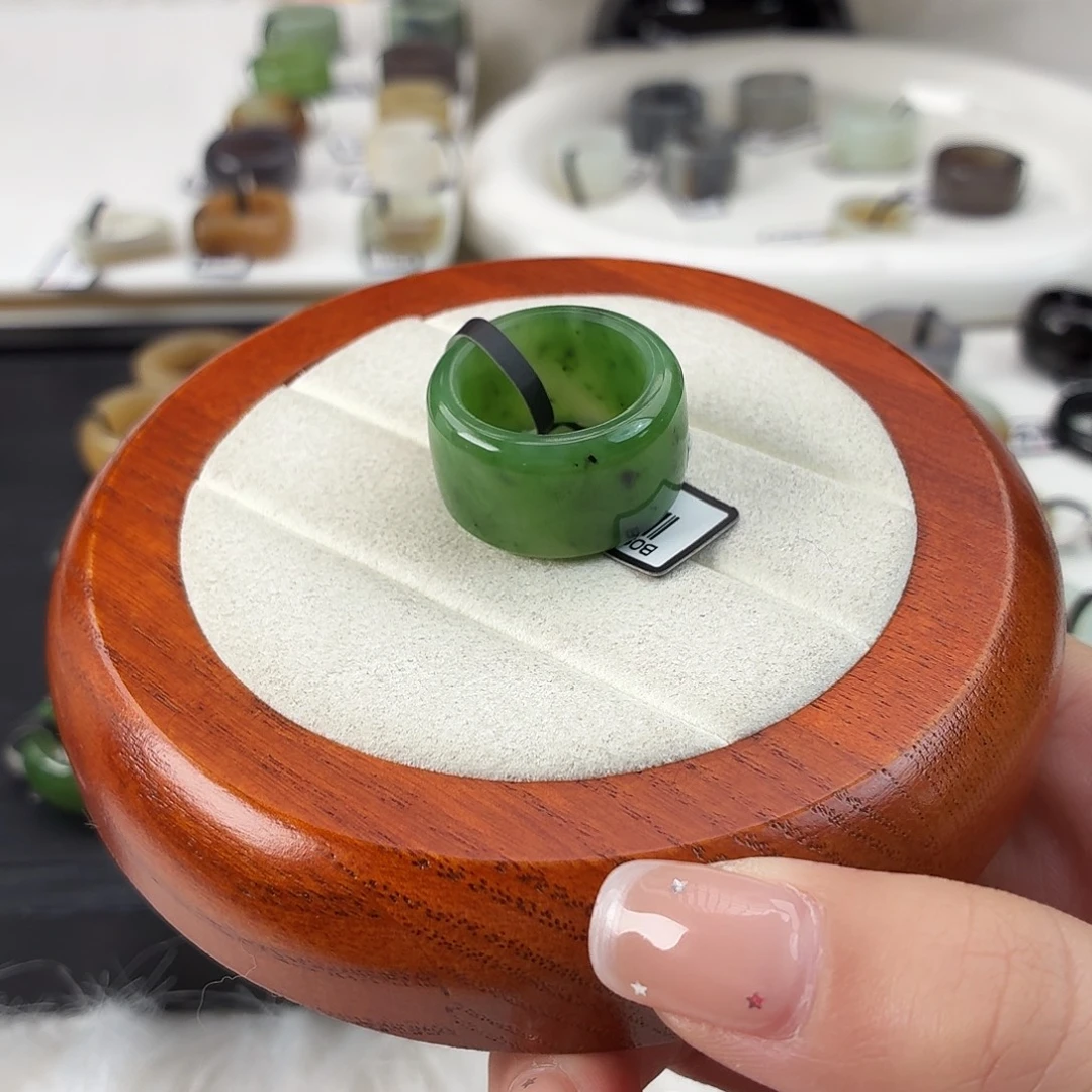 和田玉未镶嵌戒指Q8碧玉圆切港码17