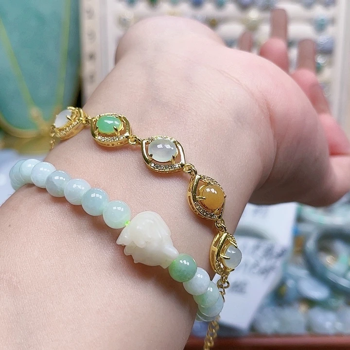 翡翠手镯未镶嵌天然翡翠