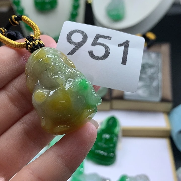 吊坠(赠链)未镶嵌翡翠