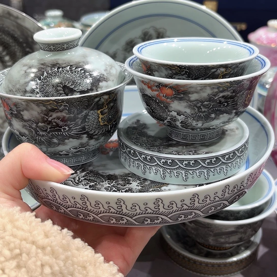 瓷片景德镇瓷器精品陈列