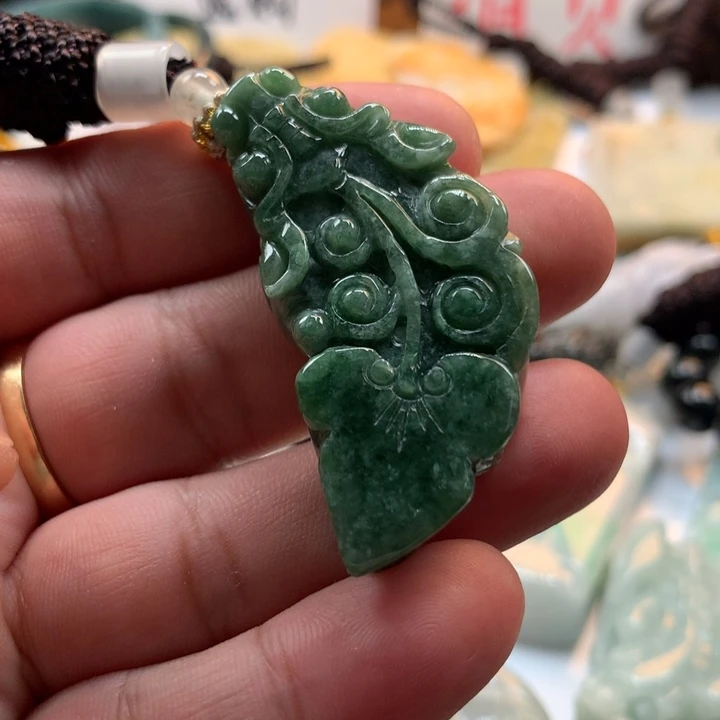 翡翠未镶嵌颈饰保真天然a货翡翠