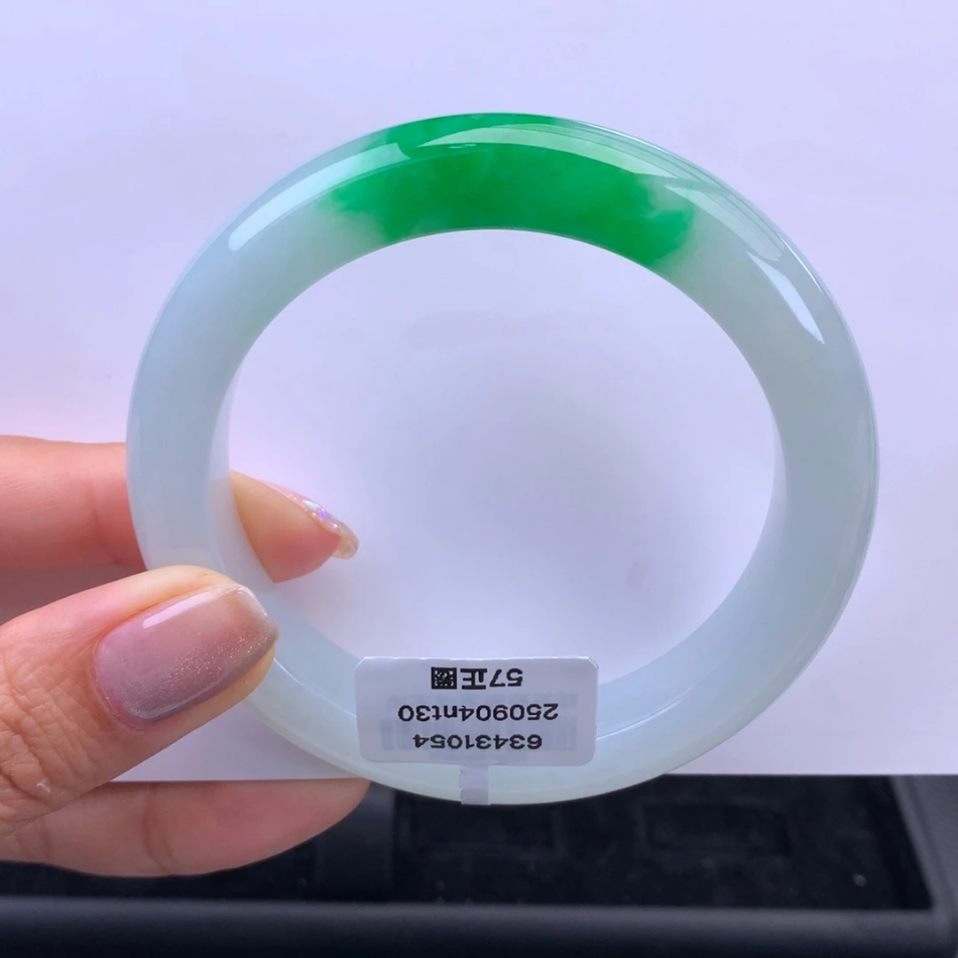 翡翠未镶嵌手镯糯冰辣阳绿手镯（细纹）