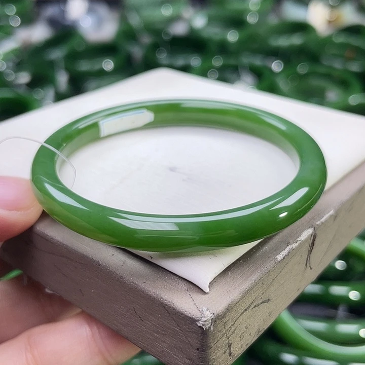 未镶嵌手镯和田玉（碧玉）