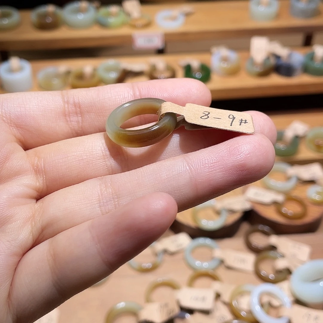 彭****和田玉戒指未镶嵌14.9