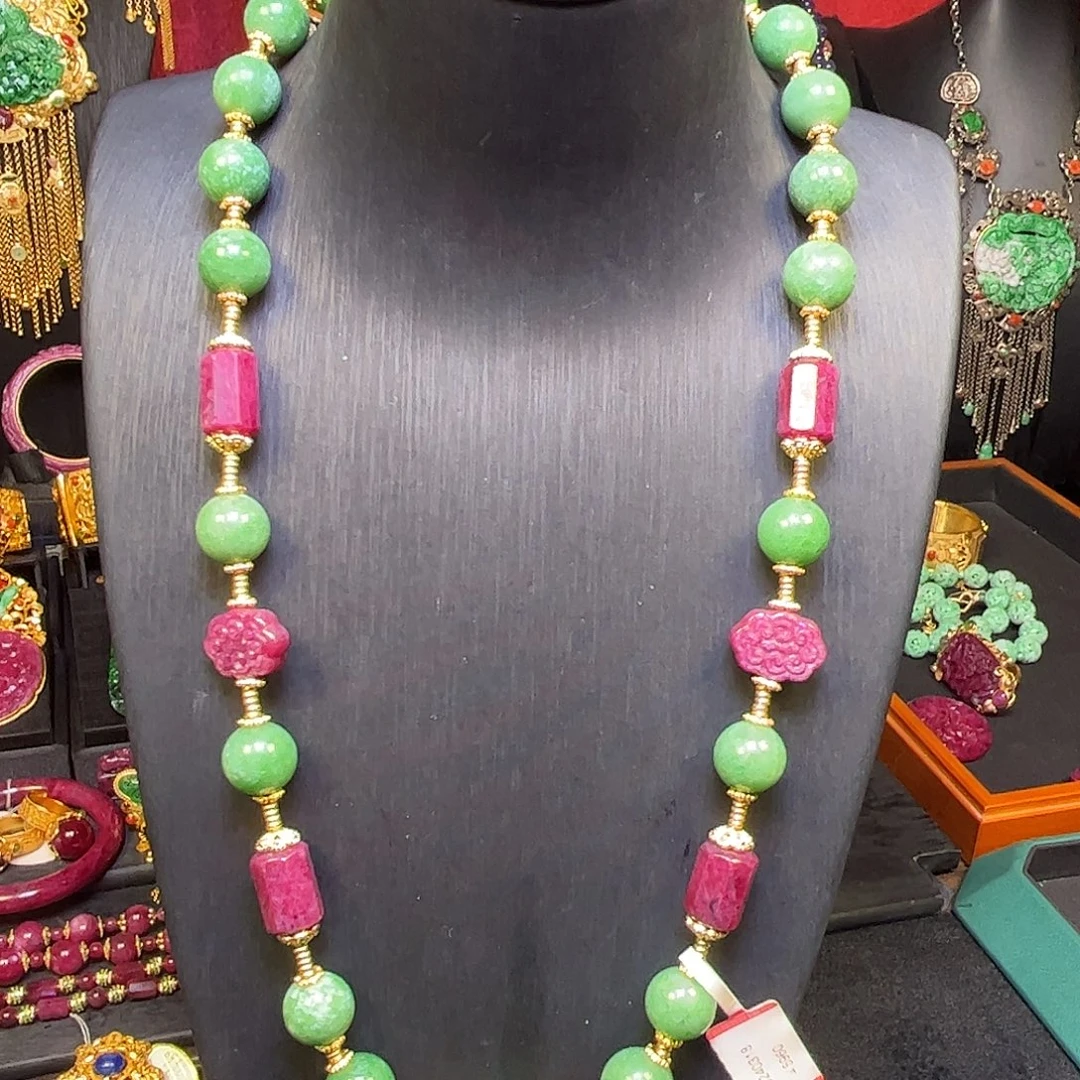 红宝石颈饰未镶嵌