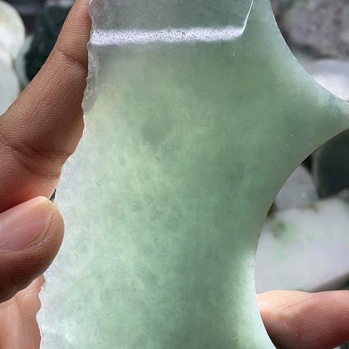 翡翠未镶嵌颈饰天然翡翠边角料