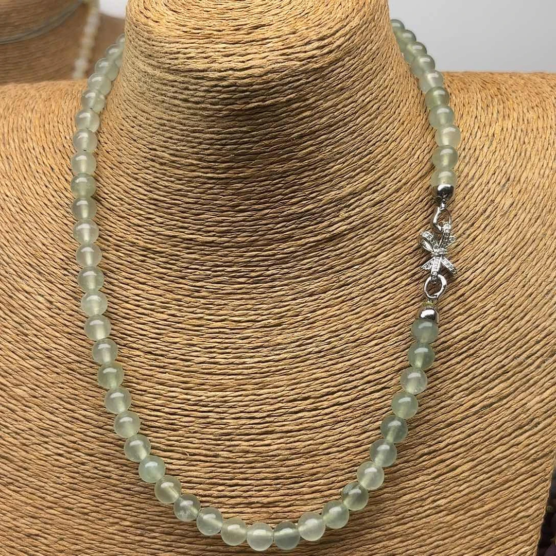 勋***悦蛇纹石玉未镶嵌颈饰