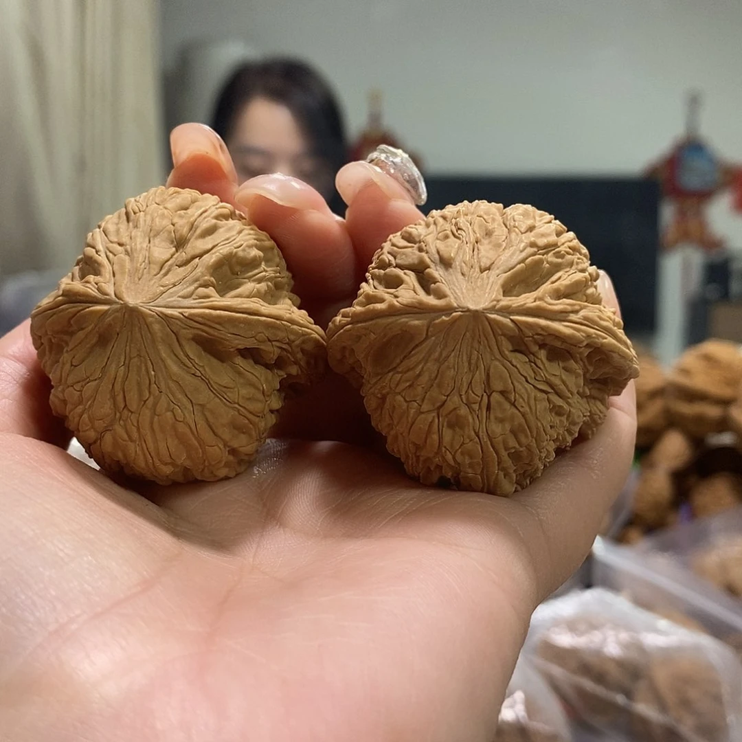 把件文玩核桃43绣球有水尖