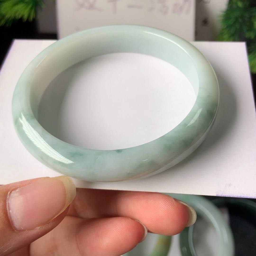 翡翠未镶嵌手镯30