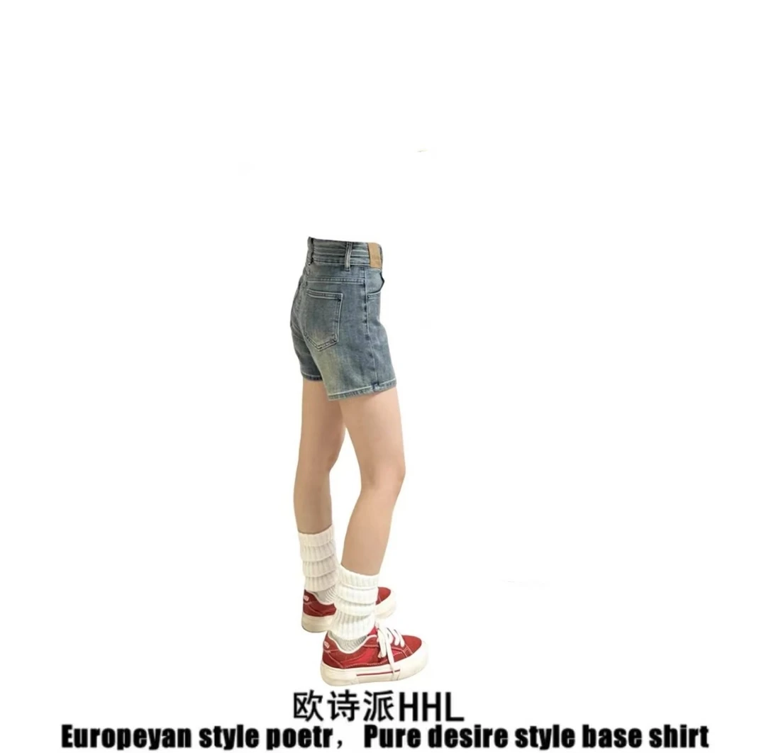 蓝色设计感双扣高腰不露屁股牛仔短裤女2025新款夏季包臀三分热裤