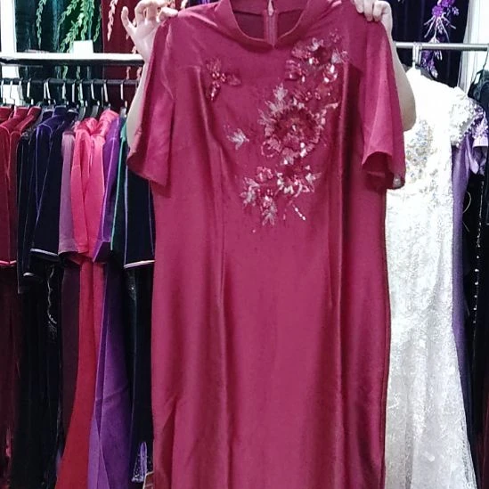 品牌枣红色默认瑕疵不退袖子莎袖中长旗袍4X135斤左右