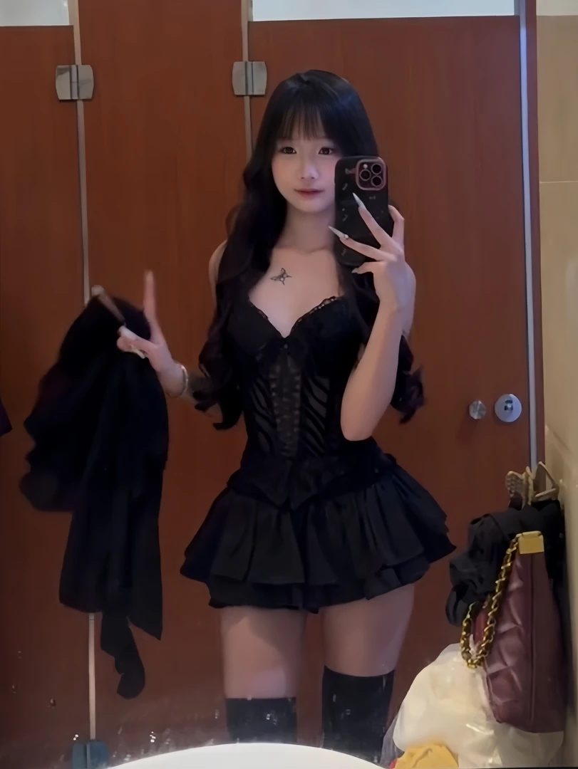 微胖mm法式纯欲风性感蕾丝鱼骨吊带上衣2025夏季收腰蓬蓬短裙套装