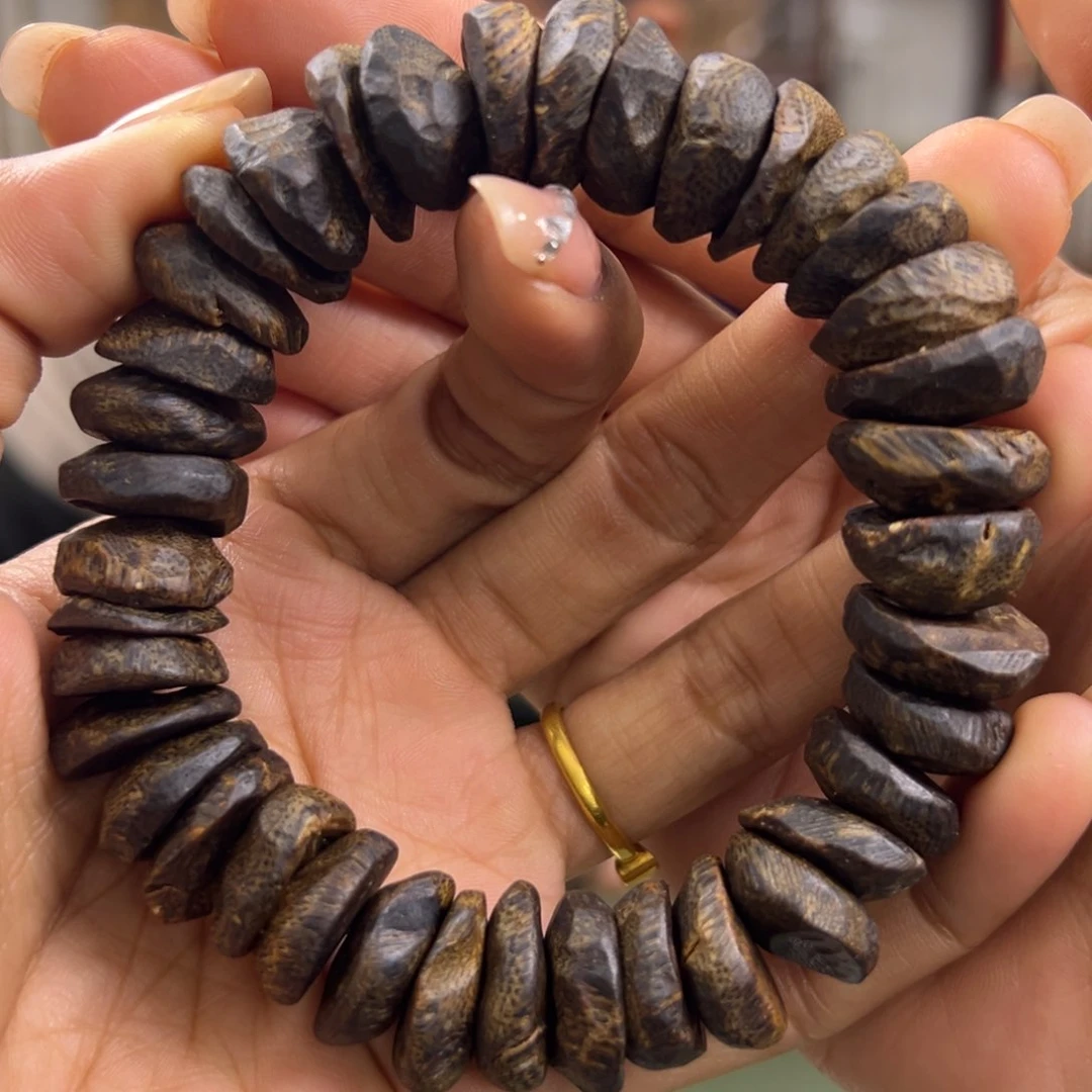 沉香手串透顶绿沉水包壳卡6/37g+