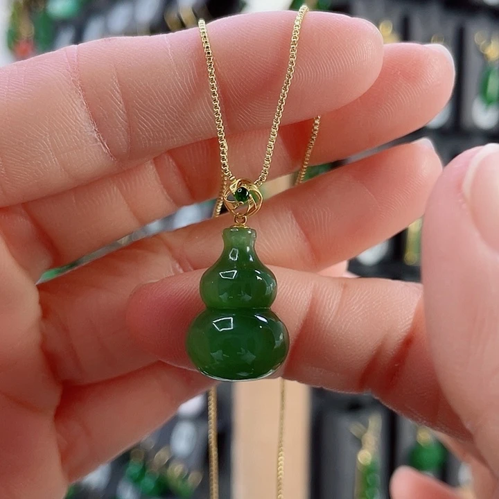 吊坠(赠链)18K金镶嵌和田玉