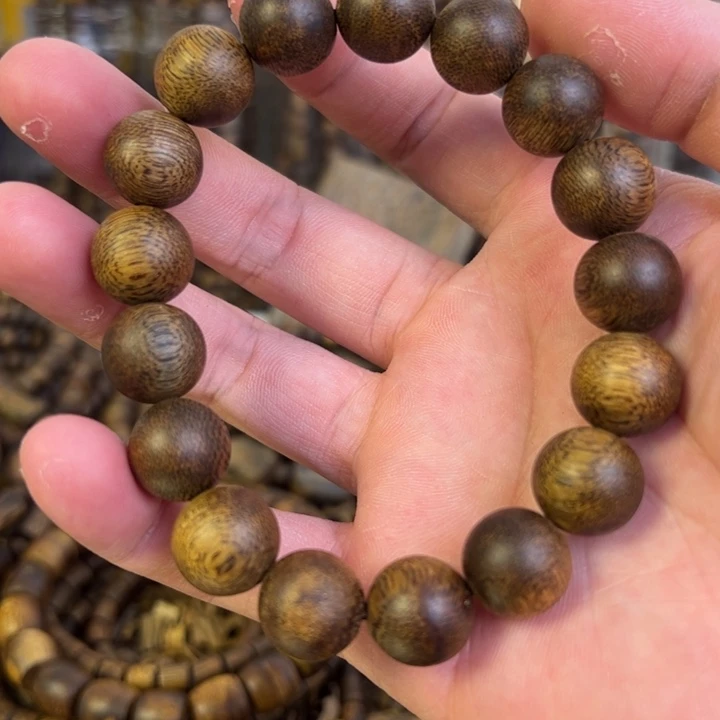 沉香手串旭*乌身圆叶手串13克