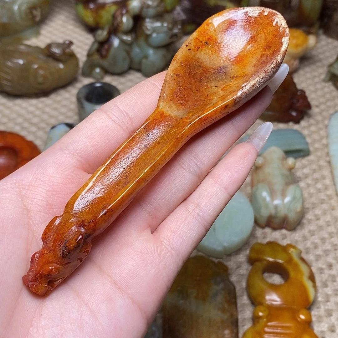 未镶嵌蛇纹石玉颈饰