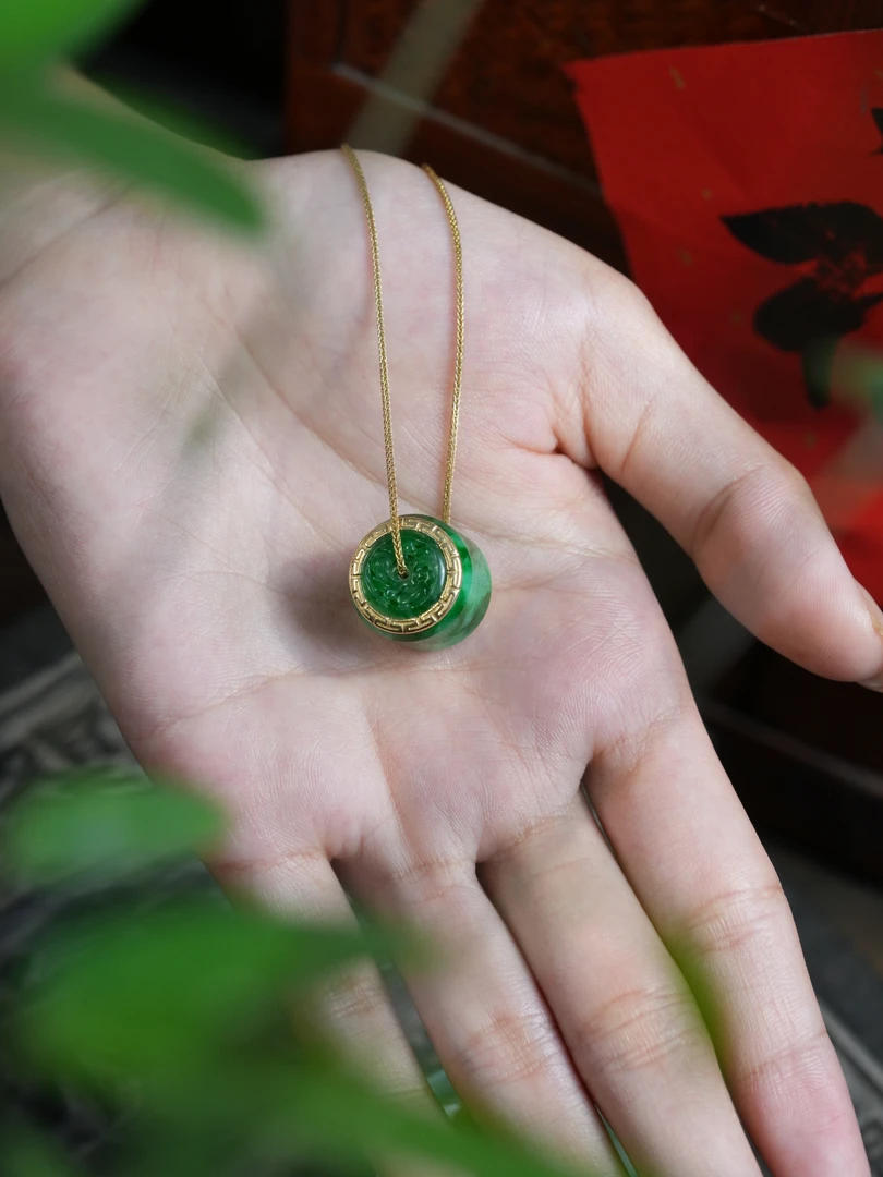 【路路通】辣阳绿翡翠路路通项链