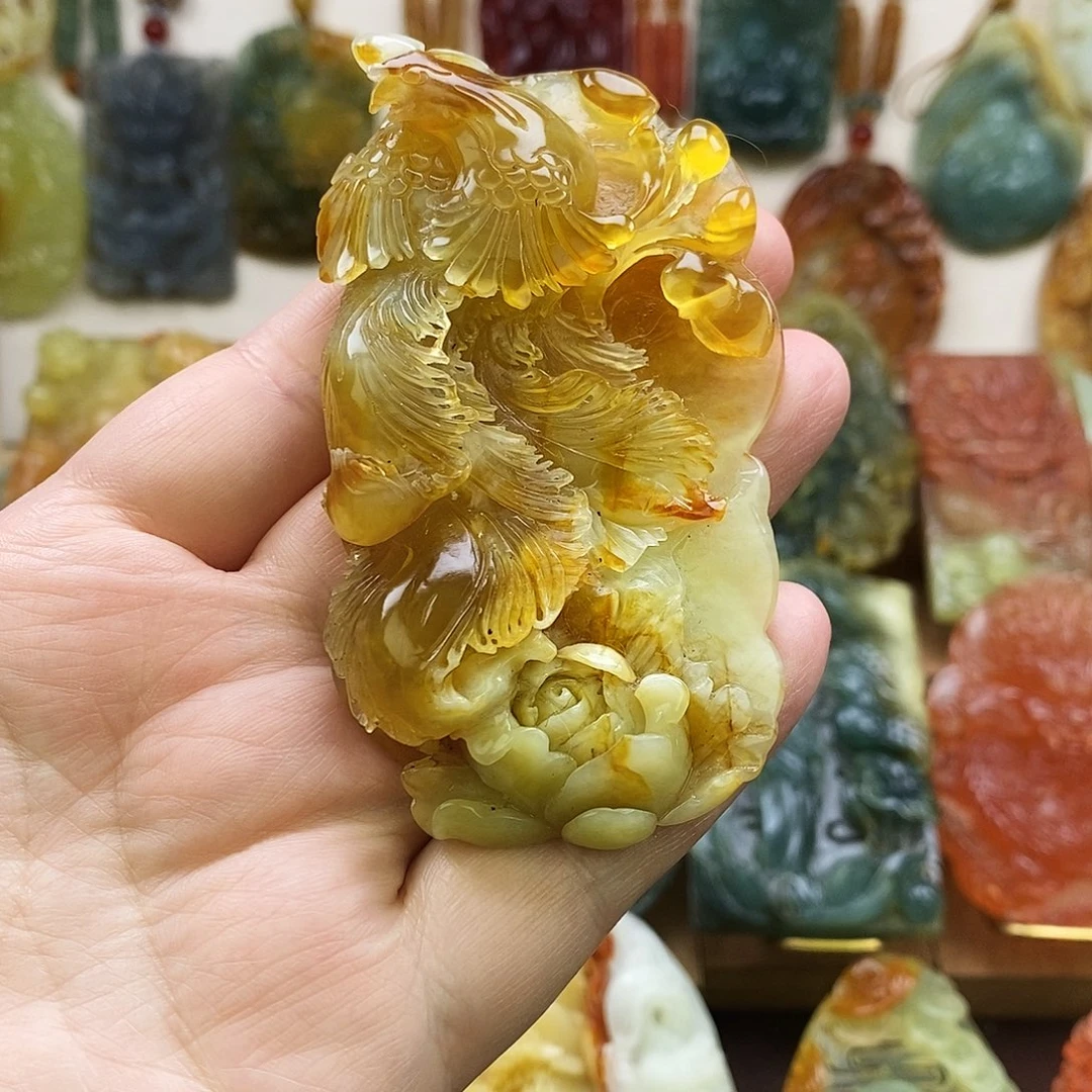 蛇纹石玉未镶嵌颈饰精品玉石王凤戏牡丹