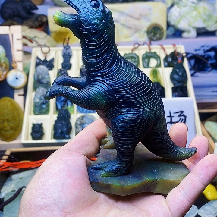 未镶嵌蛇纹石玉颈饰