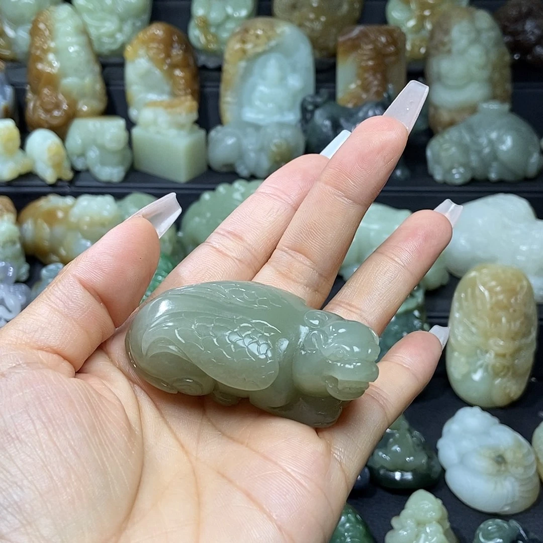 和田玉未镶嵌颈饰@*飞