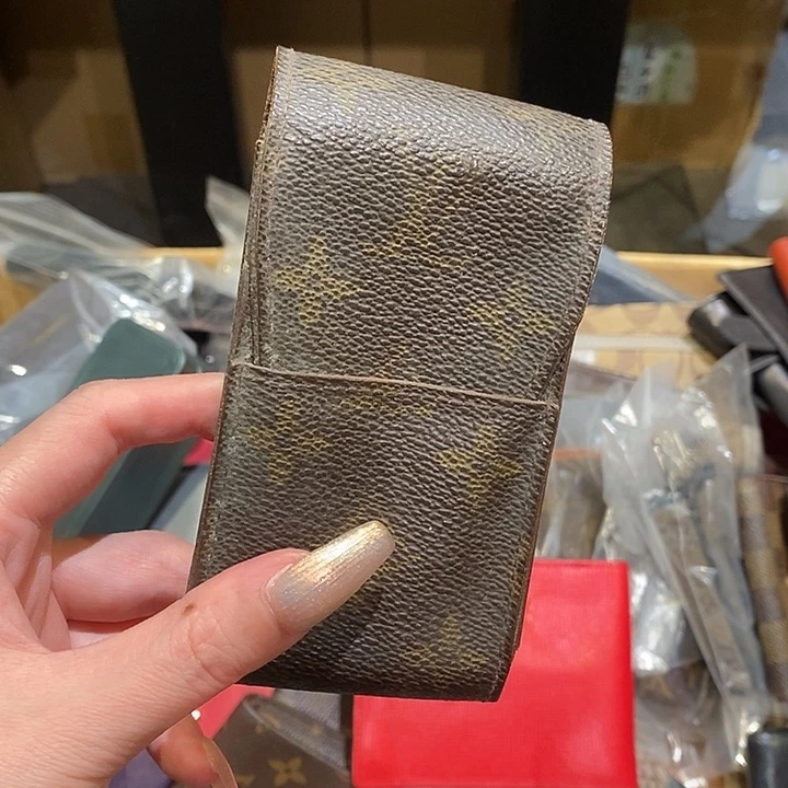 来***靶中古香水沐浴露持久留香