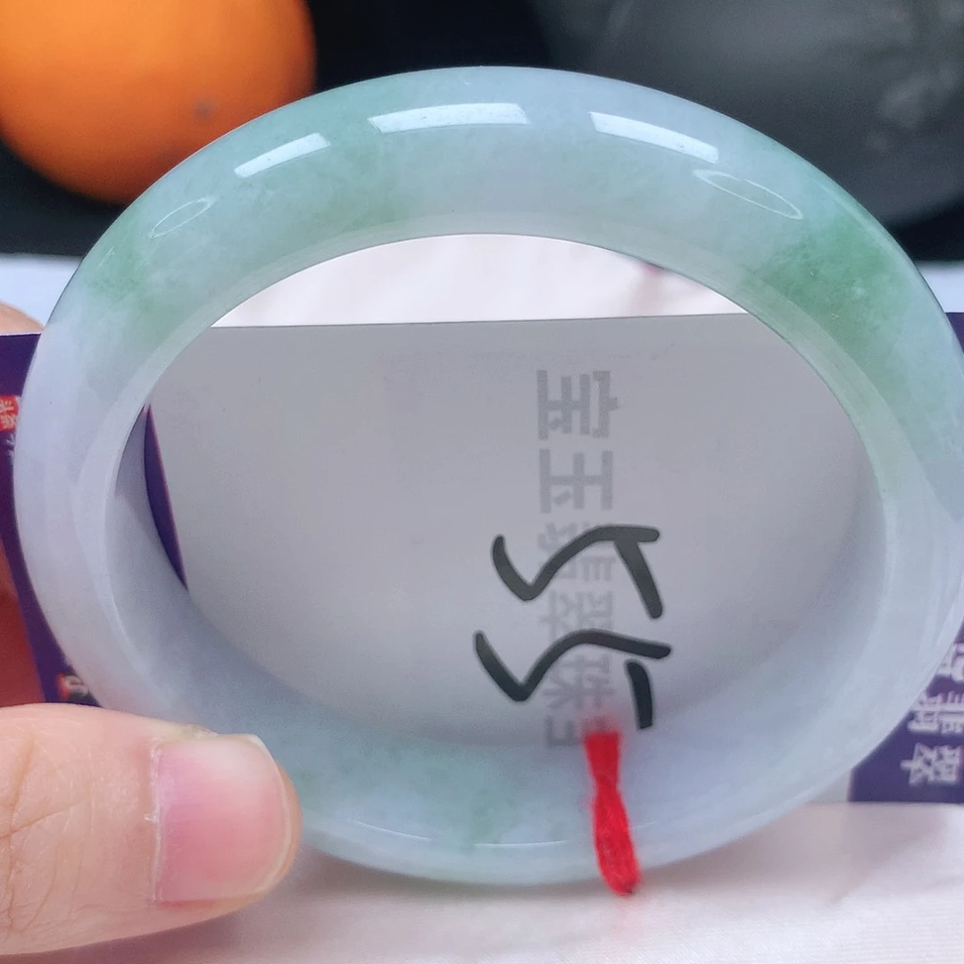 翡翠手镯未镶嵌58圈口