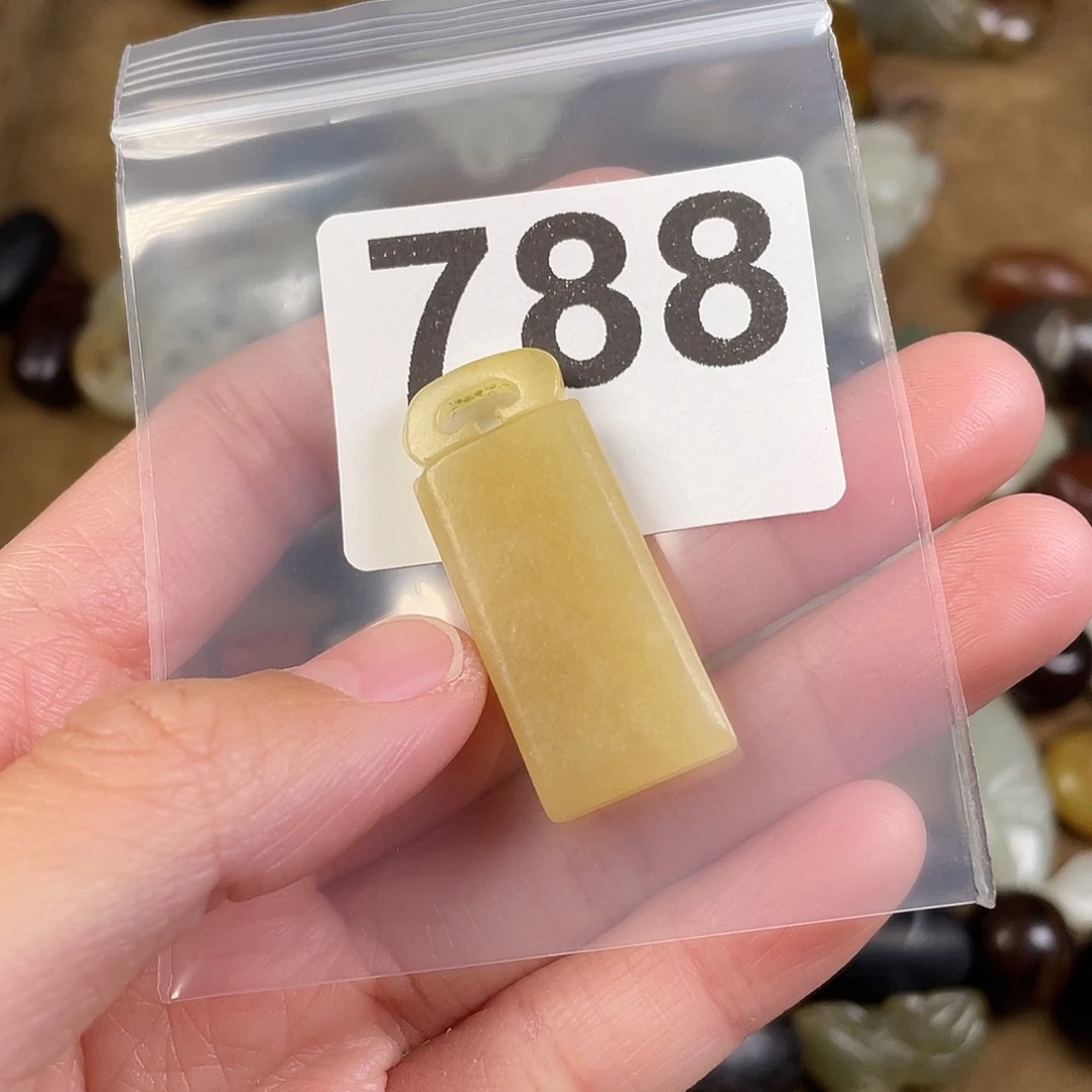 和田玉（糖玉）未镶嵌颈饰