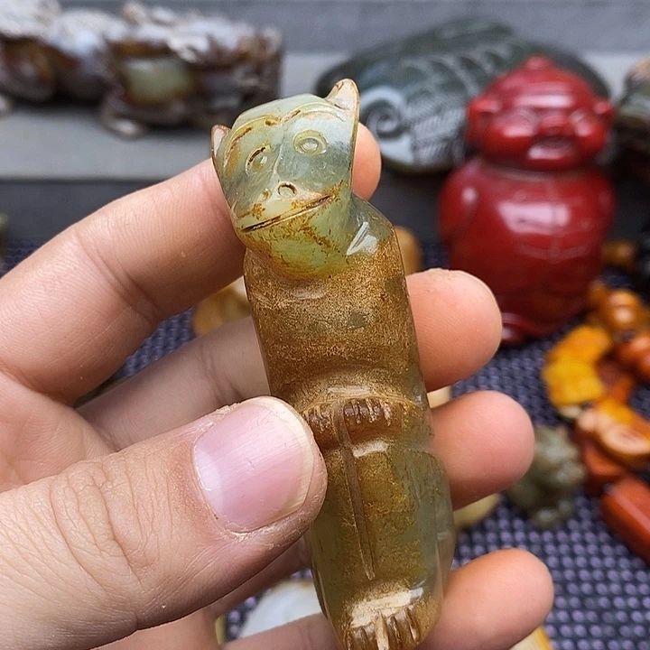 未镶嵌蛇纹石玉颈饰