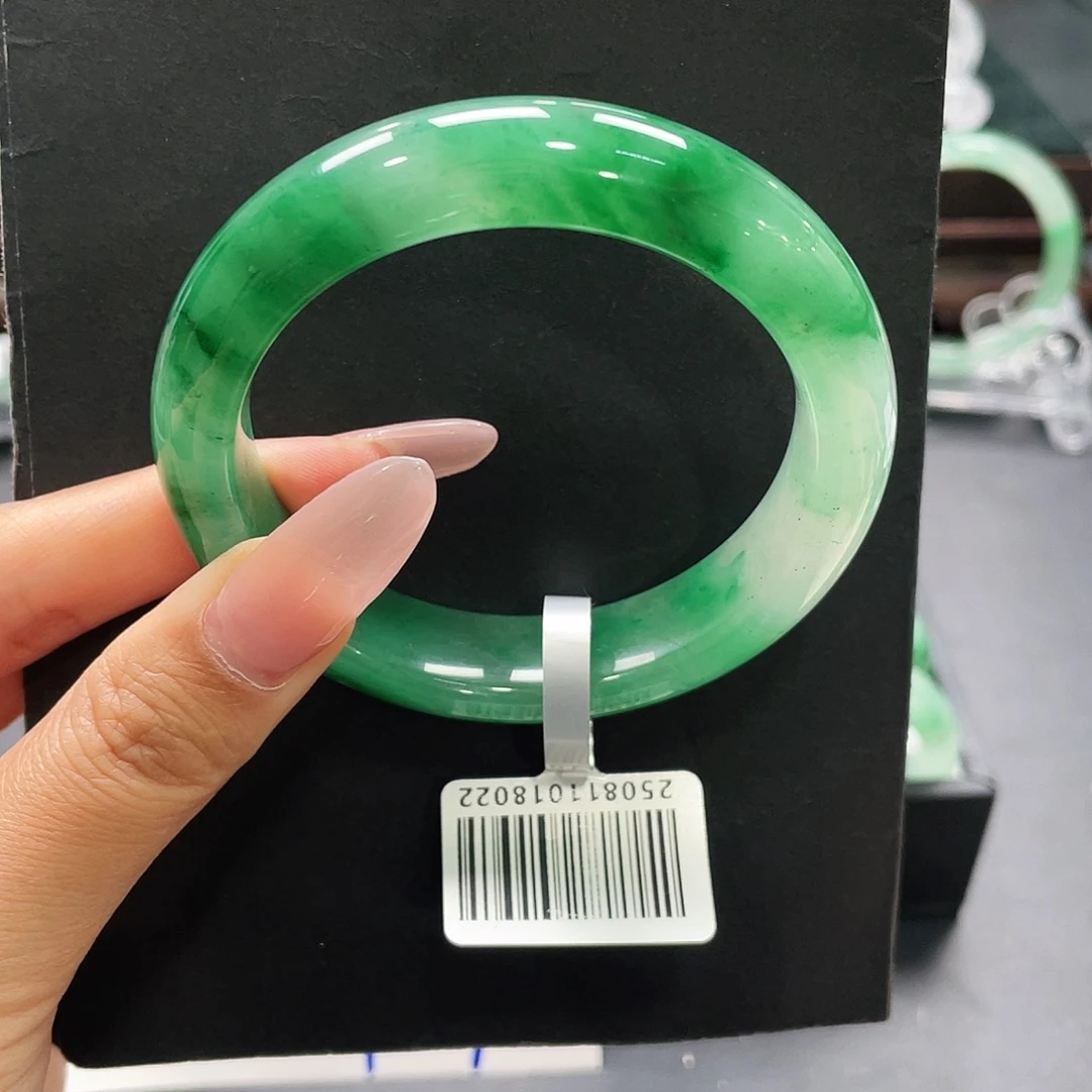 未镶嵌手镯石英质玉（非洲翠）