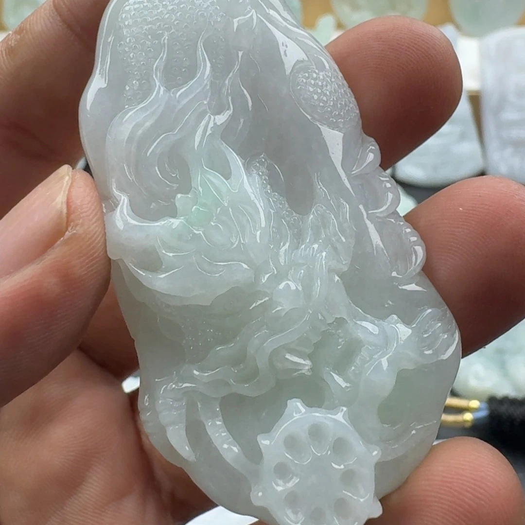 翡翠未镶嵌吊坠(不含链)M****江