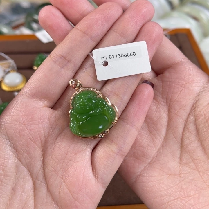 和田玉颈饰18K金镶嵌爱****喵