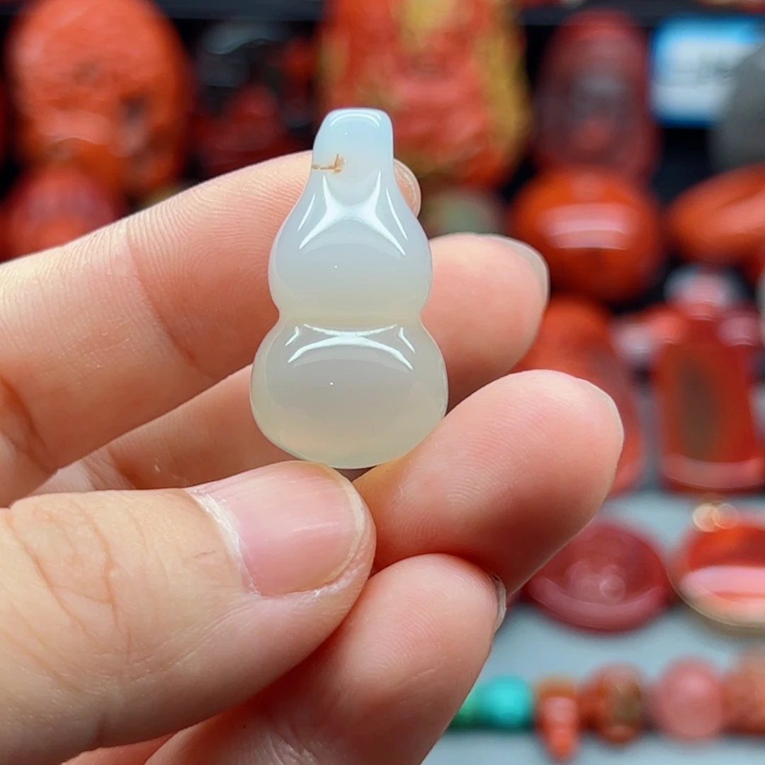 南红玛瑙配饰未镶嵌