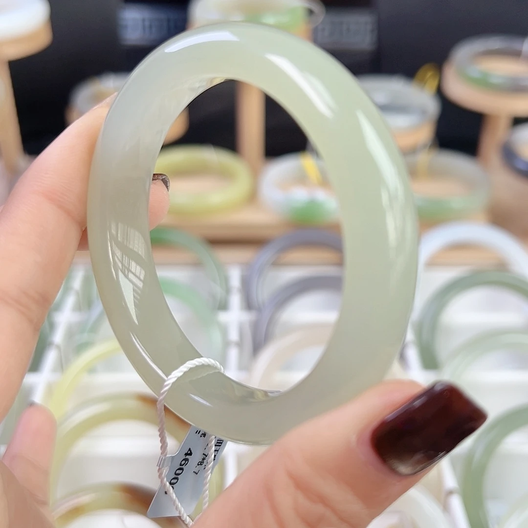 和田玉未镶嵌手镯毕业，光胶