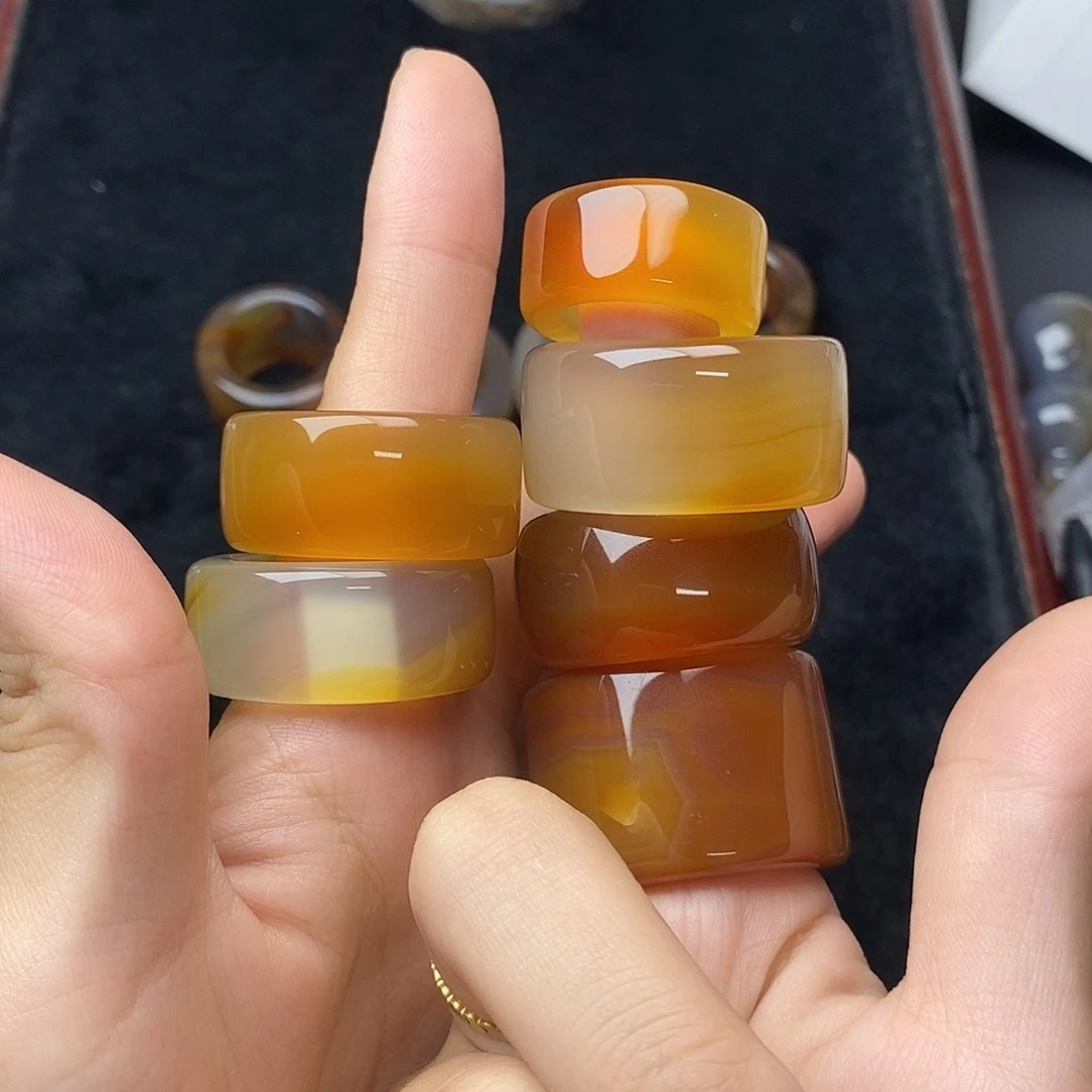 一***渡玛瑙/玉髓颈饰未镶嵌