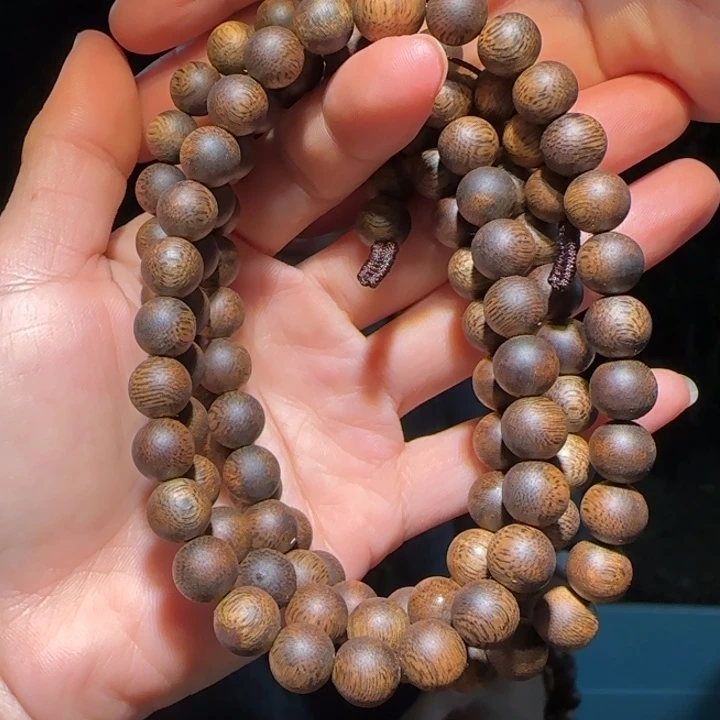 沉香手串透顶绿09链子40克+