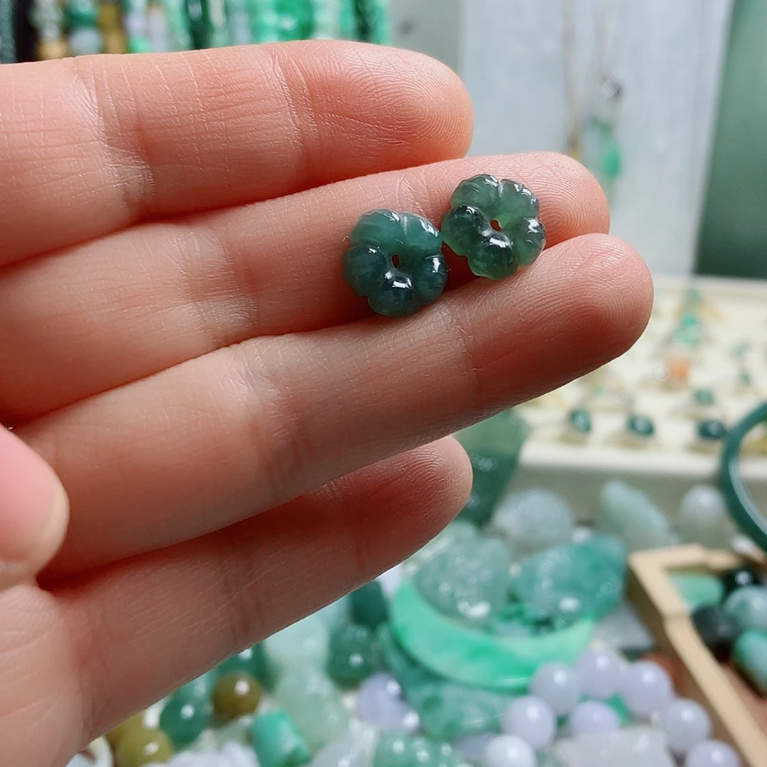 翡翠未镶嵌颈饰24一对