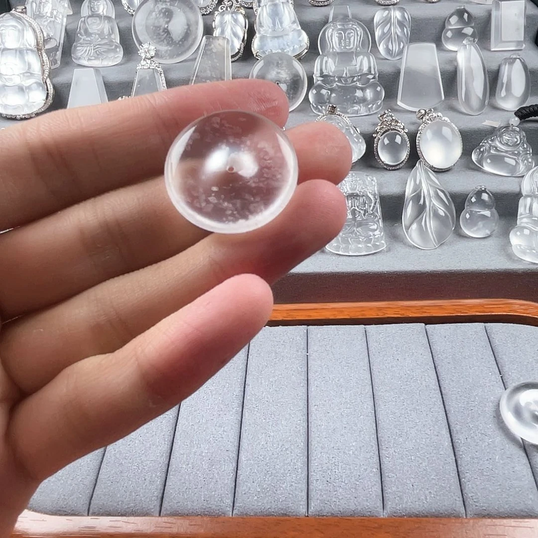 年***运石英质玉未镶嵌颈饰