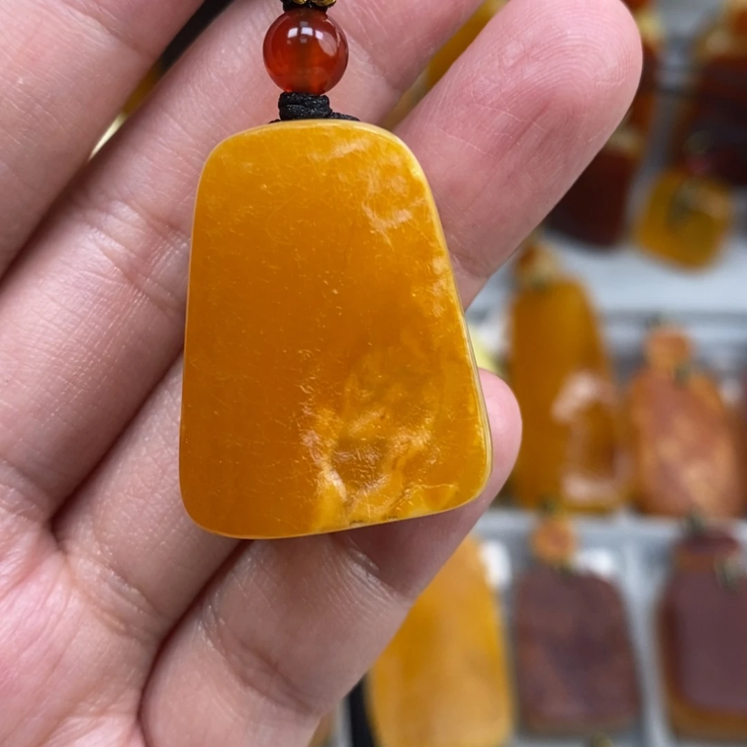 蜜蜡未镶嵌珠宝奇石