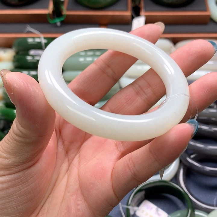 【闪购商品】未镶嵌手镯和田玉3
