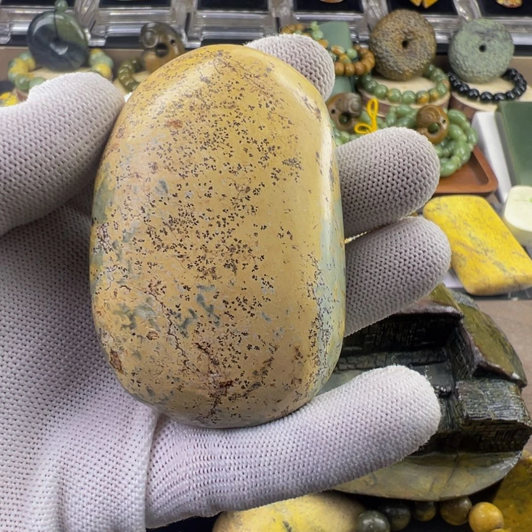 普***蛙岫岩河磨玉（透闪石质玉）未镶嵌把件