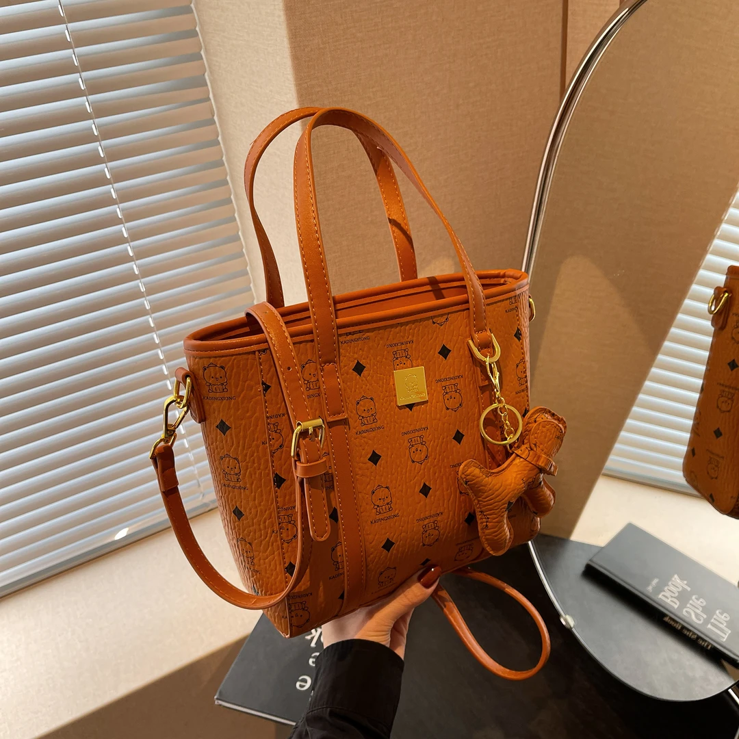 高级感小包包女包2025新款春夏百搭单肩斜挎包质感手提通勤托特包